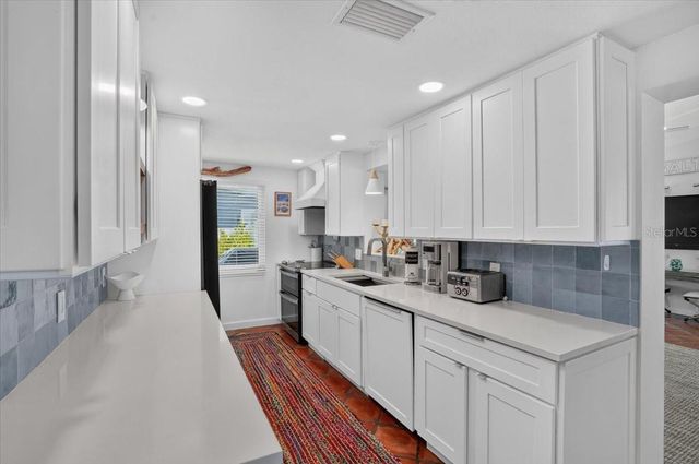 6203 HOLMES BOULEVARD, Holmes Beach, FL 34217