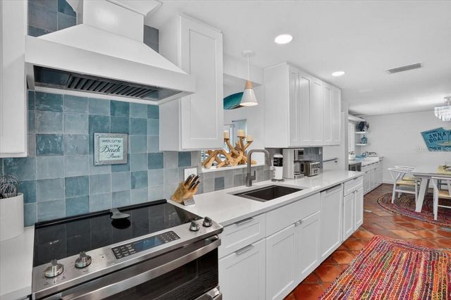 6203 HOLMES BOULEVARD, Holmes Beach, FL 34217