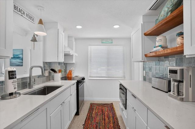 6203 HOLMES BOULEVARD, Holmes Beach, FL 34217