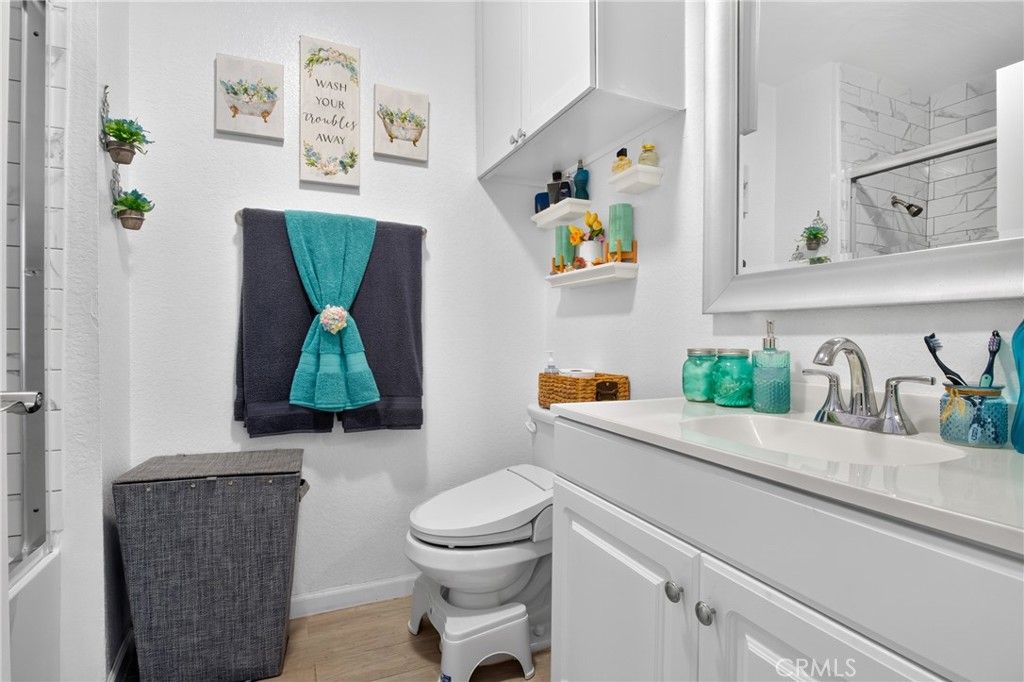 Image 10 of property listing at 9414 Moonbeam Avenue 19, Panorama City, CA 91402