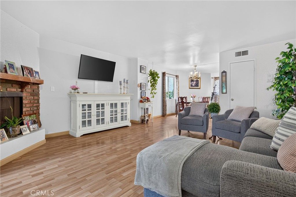 Image 18 of property listing at 9414 Moonbeam Avenue 19, Panorama City, CA 91402