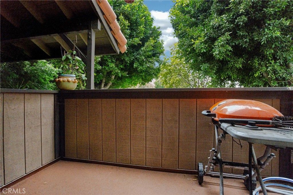 Image 19 of property listing at 9414 Moonbeam Avenue 19, Panorama City, CA 91402