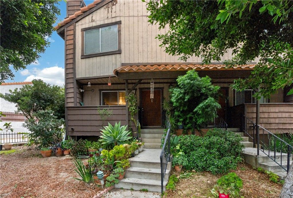 Image 4 of property listing at 9414 Moonbeam Avenue 19, Panorama City, CA 91402