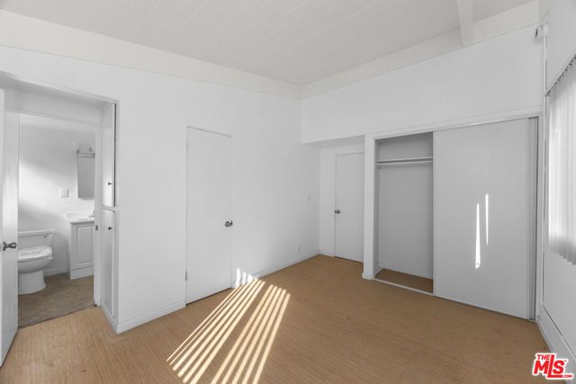 1904 S Robertson Boulevard, Los Angeles, CA 90034