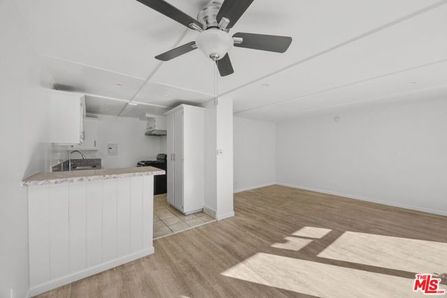 1904 S Robertson Boulevard, Los Angeles, CA 90034