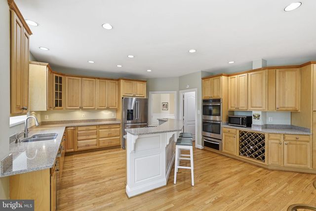 182 RIVER PARK DR, Great Falls, VA 22066
