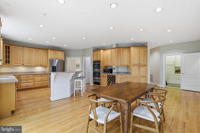 182 RIVER PARK DR, Great Falls, VA 22066