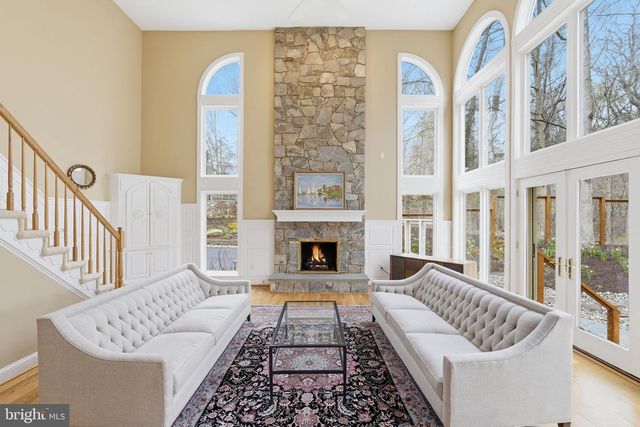 182 RIVER PARK DR, Great Falls, VA 22066