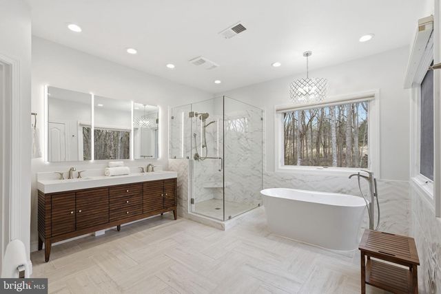 182 RIVER PARK DR, Great Falls, VA 22066