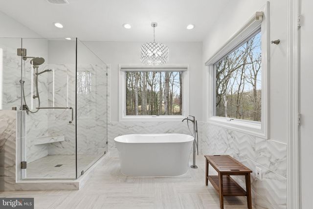 182 RIVER PARK DR, Great Falls, VA 22066