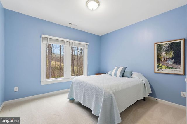 182 RIVER PARK DR, Great Falls, VA 22066