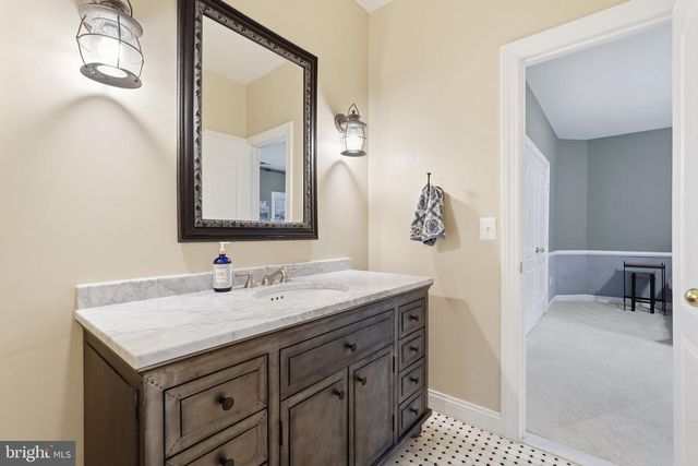 182 RIVER PARK DR, Great Falls, VA 22066