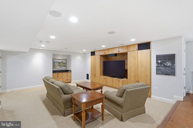 182 RIVER PARK DR, Great Falls, VA 22066