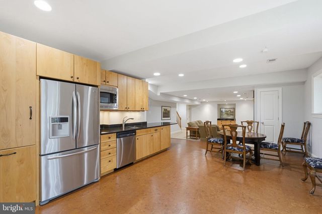 182 RIVER PARK DR, Great Falls, VA 22066