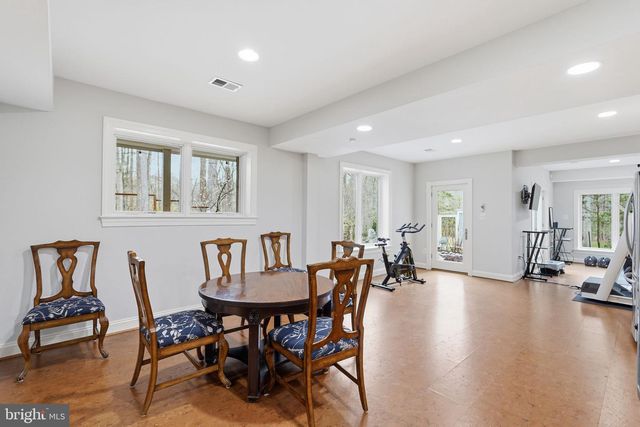 182 RIVER PARK DR, Great Falls, VA 22066