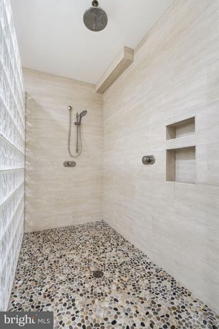 182 RIVER PARK DR, Great Falls, VA 22066