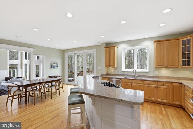 182 RIVER PARK DR, Great Falls, VA 22066