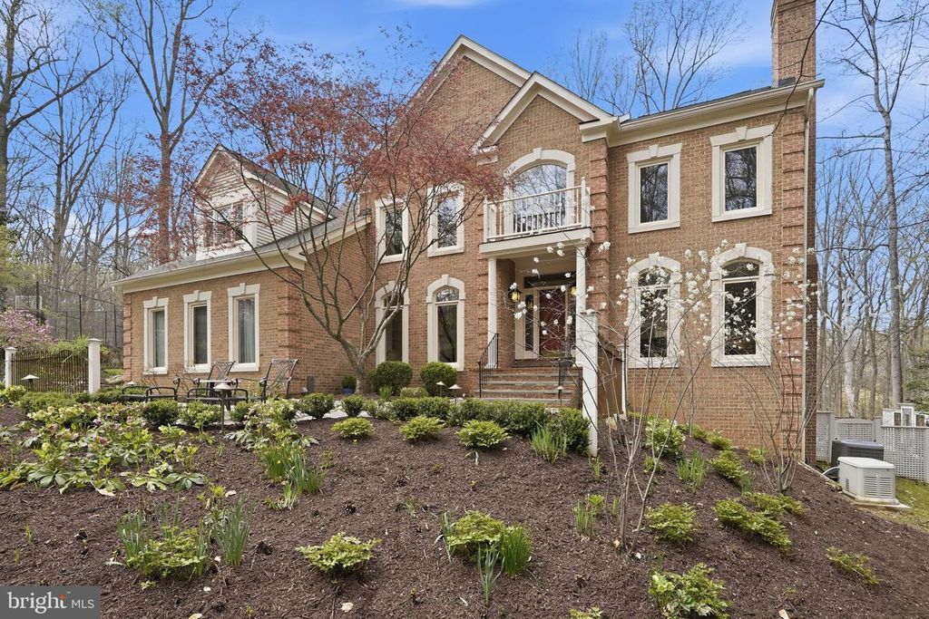 182 RIVER PARK DR, Great Falls, VA 22066