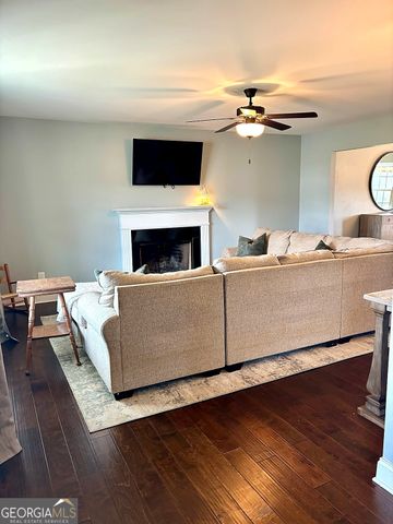 8233 Mountain Glen Drive, Clermont, GA 30527