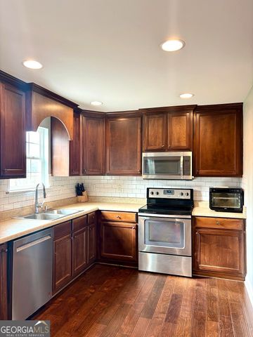 8233 Mountain Glen Drive, Clermont, GA 30527