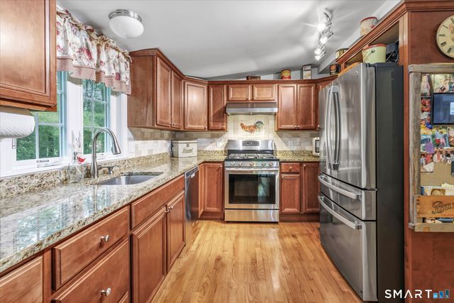 42 Wigwam Drive, Shelton, CT 06484