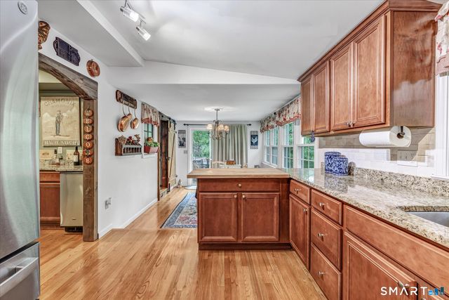 42 Wigwam Drive, Shelton, CT 06484