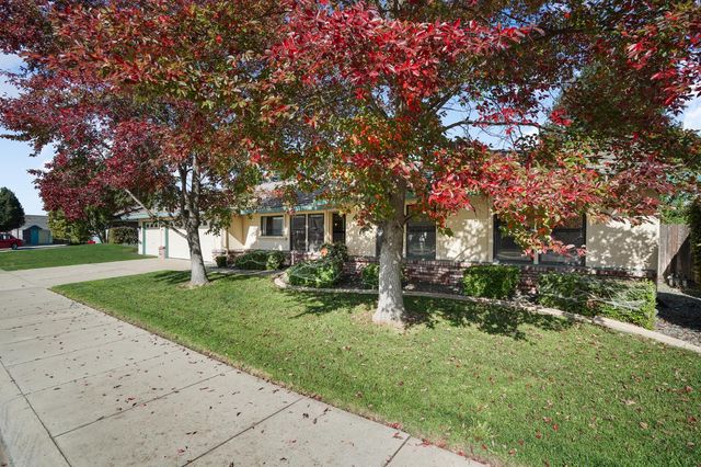 737 Lake Canyon Ave, Galt, CA 95632