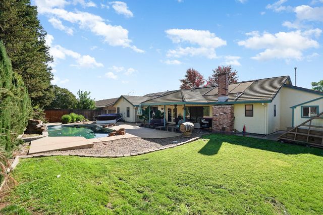 737 Lake Canyon Ave, Galt, CA 95632