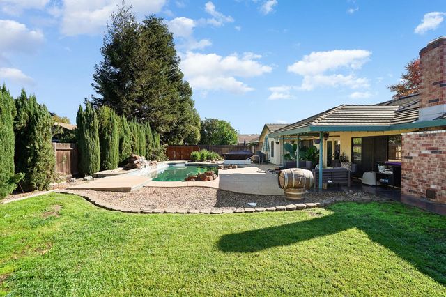 737 Lake Canyon Ave, Galt, CA 95632