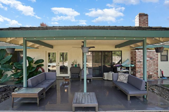 737 Lake Canyon Ave, Galt, CA 95632