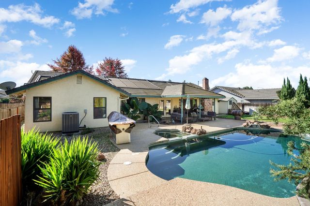 737 Lake Canyon Ave, Galt, CA 95632