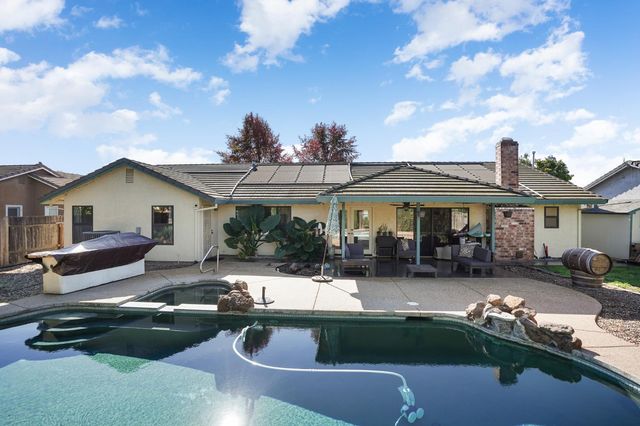 737 Lake Canyon Ave, Galt, CA 95632