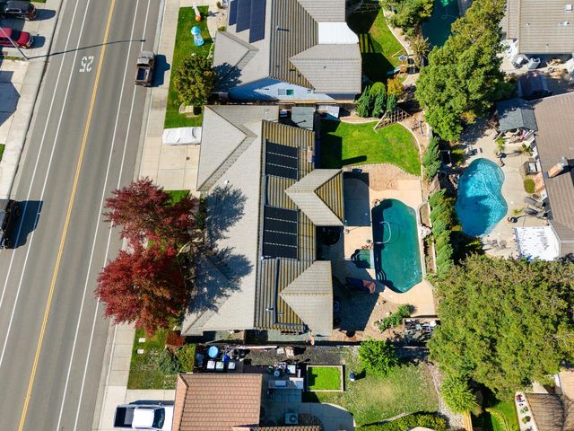 737 Lake Canyon Ave, Galt, CA 95632