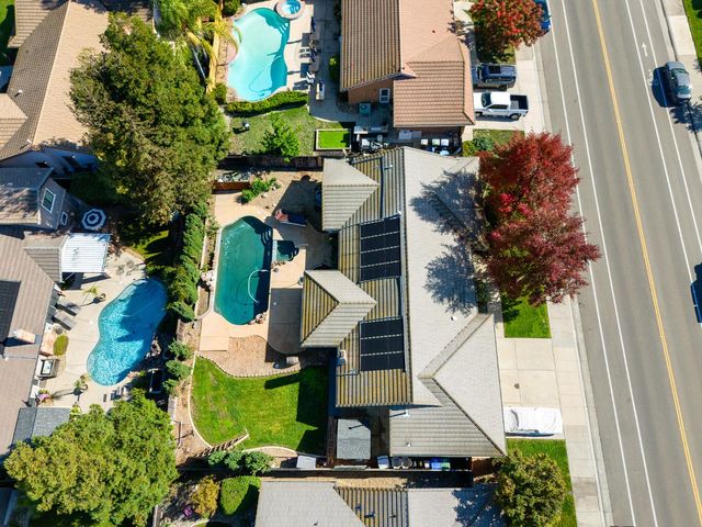 737 Lake Canyon Ave, Galt, CA 95632