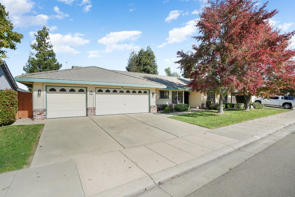 737 Lake Canyon Ave, Galt, CA 95632