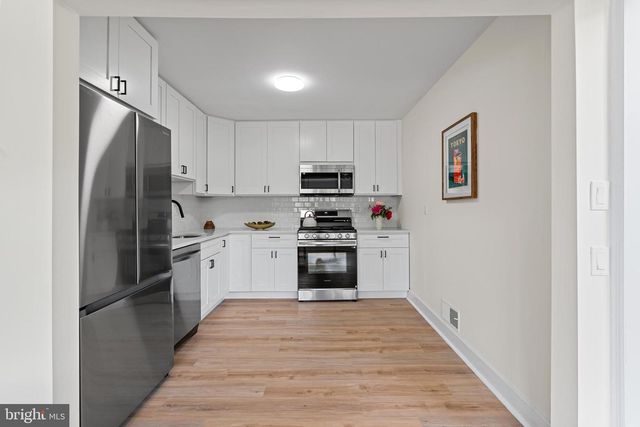 34F SALEM ALY, West Milford, NJ 07480