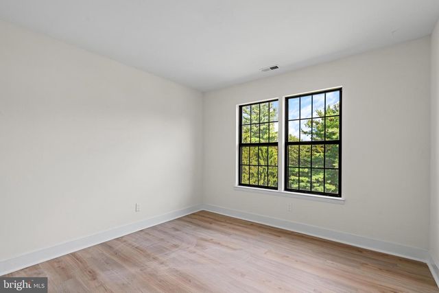 34F SALEM ALY, West Milford, NJ 07480