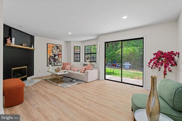 34F SALEM ALY, West Milford, NJ 07480