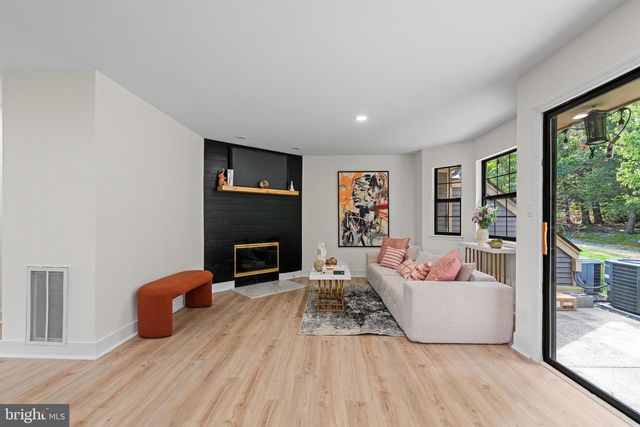 34F SALEM ALY, West Milford, NJ 07480