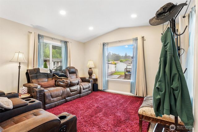 15266 Maple Drive, Renton, WA 98058