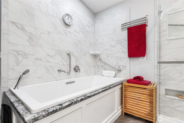 15266 Maple Drive, Renton, WA 98058