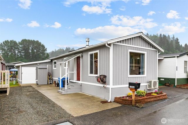 15266 Maple Drive, Renton, WA 98058