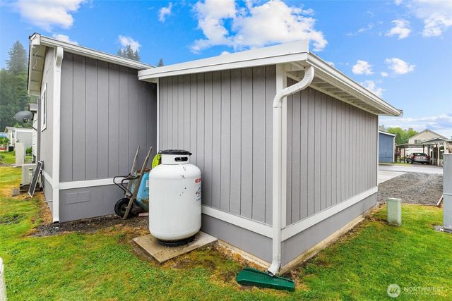 15266 Maple Drive, Renton, WA 98058