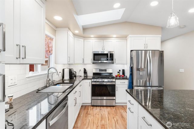 15266 Maple Drive, Renton, WA 98058
