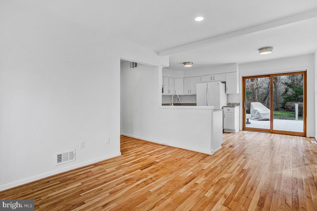 Image 14 of property listing at 11450 HIGH HAY DR, Columbia, MD 21044