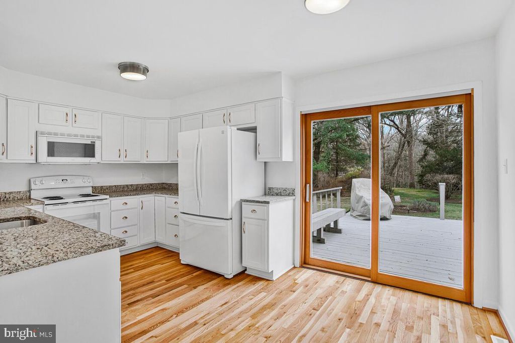 Image 16 of property listing at 11450 HIGH HAY DR, Columbia, MD 21044