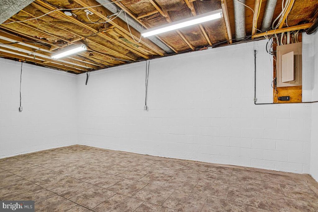 Image 41 of property listing at 11450 HIGH HAY DR, Columbia, MD 21044