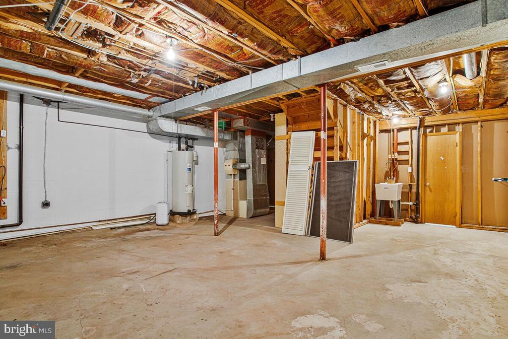 Image 42 of property listing at 11450 HIGH HAY DR, Columbia, MD 21044