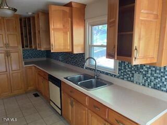 133 Sycamore Drive, Bristol, TN 37620