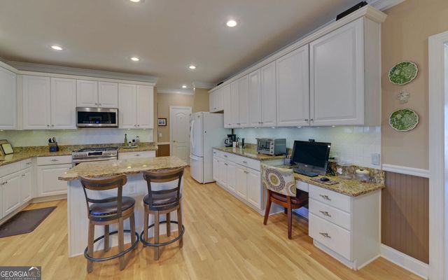 6332 Chestnut Hill Road, Flowery Branch, GA 30542